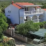 Uvodic Apartment *