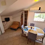 Uvodic Apartment